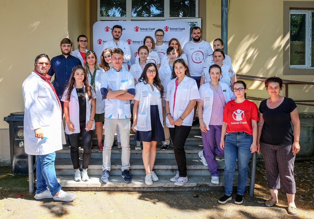 Gabriela and her colleagues visiting a Save the Children site and their caravan providing medical services to pregnant women.